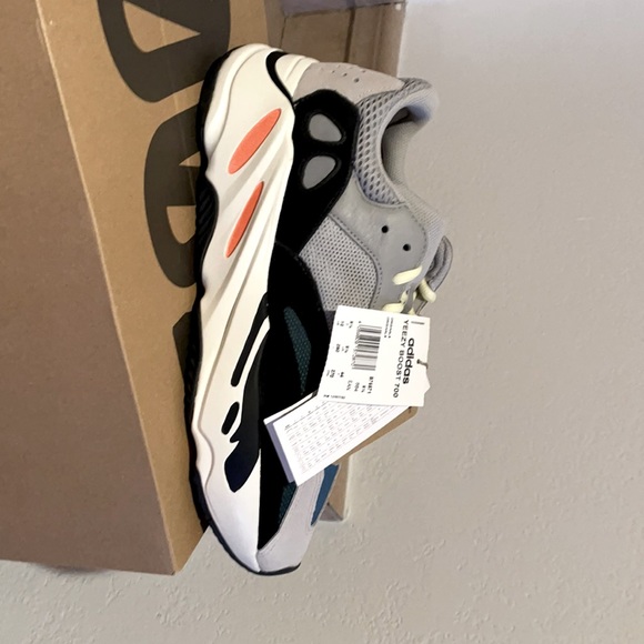 Brand new w/tags Yeezy boost 700 men’s size 10 main image 5